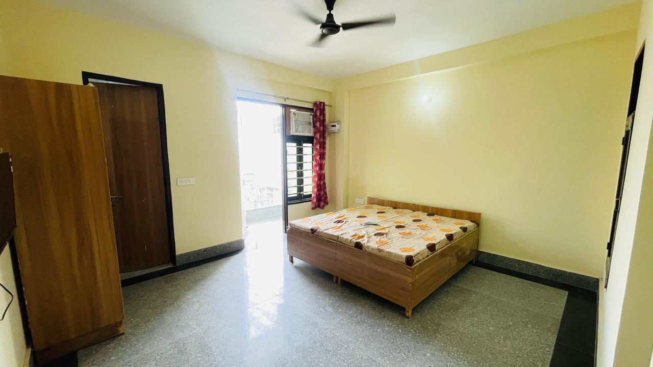 Single Sharing Room at Mahadev Residency